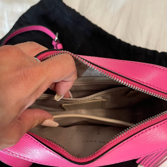 DKNY camera crossbody leather bag . Like new used once. - Picture 7 of 10